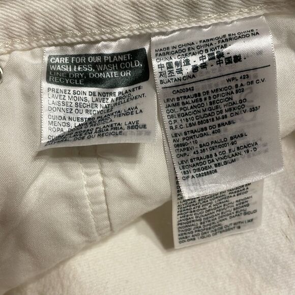 501 Levi’s White Distressed Pants - Picture 7 of 7